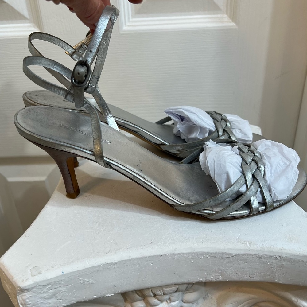 Banana Republic Strappy Silver Leather Braided Toe Sandals 10